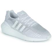 Lage Sneakers adidas SWIFT RUN 22