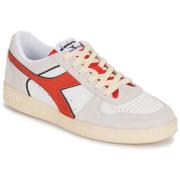 Lage Sneakers Diadora MAGIC B LOW SUE