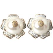 Oorbellen D&amp;G Floral Faux Pearl Clip-on oorbellen met Tone Finish