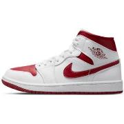 Sneakers Nike Air Jordan 1 Mid Reverse Chicago