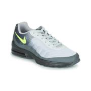 Lage Sneakers Nike NIKE AIR MAX INVIGOR