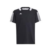 T-shirt adidas -