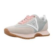 Lage Sneakers Guess FLTBAI SUE12
