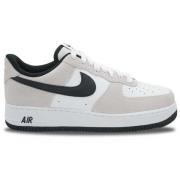 Lage Sneakers Nike Air Force 1 '07 LV8 Photon Dust Black