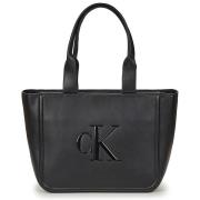 Handtas Calvin Klein Jeans BOLD CK MEDIUM TOTE