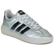 Lage Sneakers adidas BARREDA DECODE J