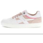 Lage Sneakers Guess FLPNM2 ELE12 NAIMA2-WHIPI