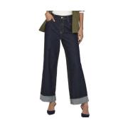 Straight Jeans Only -