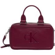 Tas Calvin Klein Jeans BOLD CK BAULETTO CROSSBODY LV04F3411G