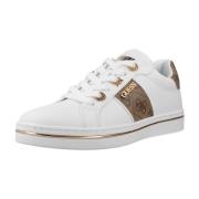 Lage Sneakers Guess FLPSTW FAL12