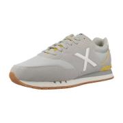 Lage Sneakers Munich DASH 272