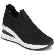 Lage Sneakers Xti 145100