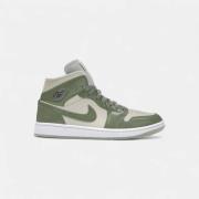 Hoge Sneakers Nike jordan-1-mid-se-sea-glass-oil-green-womens