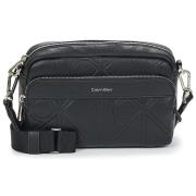 Schoudertas Calvin Klein Jeans EMBLEM AOP EMBOSS CAMERA BAG