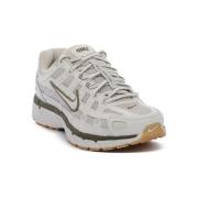 Lage Sneakers Nike 016 P 6000 METALLIC