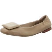 Ballerina's Rebecca White -