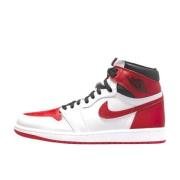 Retro High Heritage Sneakers Jordan , Red , Heren