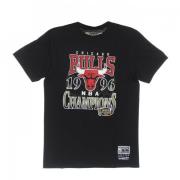 NBA Last Dance 96 Champs Tee Mitchell & Ness , Black , Heren