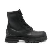 Zwarte Veterschoenen met Flared Rubberen Zool Alexander McQueen , Blac...