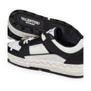 Zwarte Sneakers met Rockstud Details Valentino Garavani , Black , Here...