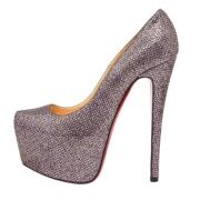 Pre-owned Fabric heels Christian Louboutin Pre-owned , Purple , Dames