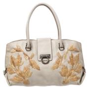 Pre-owned Leather handbags Salvatore Ferragamo Pre-owned , White , Dam...