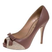 Pre-owned Suede heels Valentino Vintage , Beige , Dames