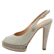 Pre-owned Canvas heels Chanel Vintage , Gray , Dames