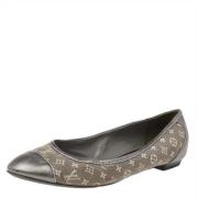 Pre-owned Canvas flats Louis Vuitton Vintage , Gray , Dames