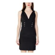 Mouwloze diepe V-hals zwarte jurk Guess , Black , Dames