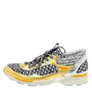 Pre-owned Leather sneakers Chanel Vintage , Yellow , Dames