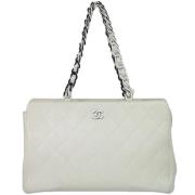 Pre-owned Leather shoulder-bags Chanel Vintage , White , Dames