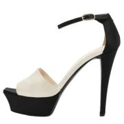 Pre-owned Satin sandals Chanel Vintage , White , Dames