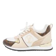 Pre-owned Coated canvas sneakers Louis Vuitton Vintage , Beige , Dames