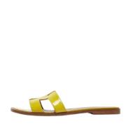 Pre-owned Leather sandals Hermès Vintage , Yellow , Dames