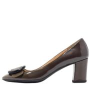 Pre-owned Leather heels Prada Vintage , Gray , Dames