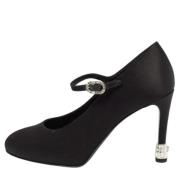 Pre-owned Satin heels Chanel Vintage , Black , Dames