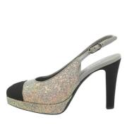 Pre-owned Canvas heels Chanel Vintage , Gray , Dames