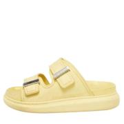 Pre-owned Rubber sandals Alexander McQueen Pre-owned , Yellow , Dames