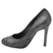 Pre-owned Suede heels Chanel Vintage , Gray , Dames