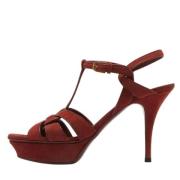 Pre-owned Suede sandals Yves Saint Laurent Vintage , Red , Dames