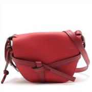 Pre-owned Leather shoulder-bags Loewe Pre-owned , Red , Dames