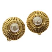 Pre-owned Metal earrings Chanel Vintage , Yellow , Dames