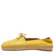 Pre-owned Leather flats Prada Vintage , Yellow , Dames