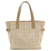 Pre-owned Nylon shoulder-bags Chanel Vintage , Beige , Dames