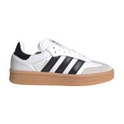 Klassieke Lifestyle Sneaker met Voetbal en Skateboard Invloeden Adidas...