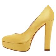 Pre-owned Satin heels Alexander McQueen Pre-owned , Yellow , Dames