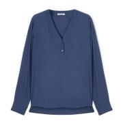 Soepele Blouse met Halfgeknoopte Halslijn Motivi , Blue , Dames