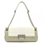 Pre-owned Leather shoulder-bags Chanel Vintage , White , Dames