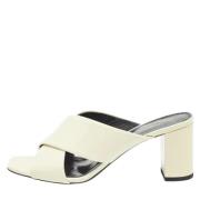 Pre-owned Leather sandals Yves Saint Laurent Vintage , Beige , Dames